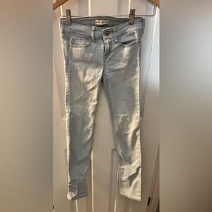 Abercrombie & Fitch Girls Light Wash Skinny Jeans